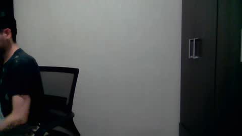 Snapshot of alejo_shy chatting on December 17, 4:34 am alejo_shy online show from December 17, 4:34 am