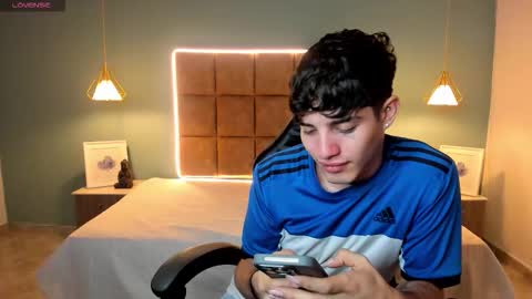 ALejoo Saenz online show from February 27, 4:57 am