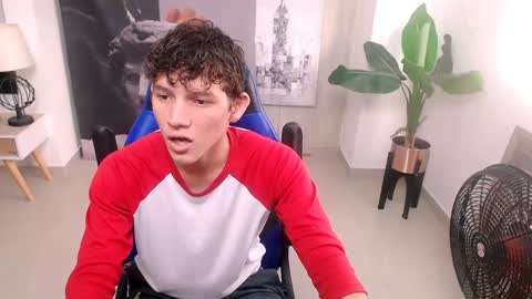 alessandrith104266 online show from December 17, 1:49 pm