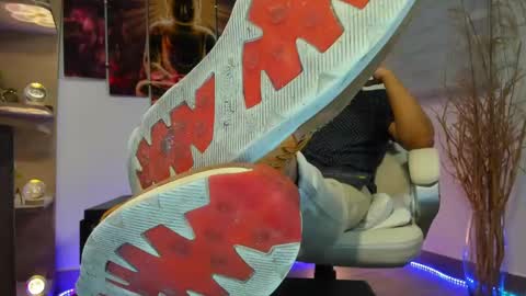 ALESSANDRO  WYE online show from March 2, 5:12 am