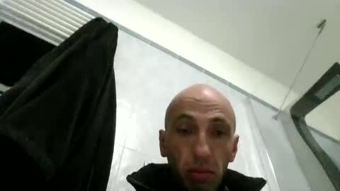Snapshot of alex120475 chatting on February 15, 12:38 am alex120475 online show from February 15, 12:38 am