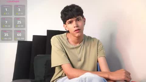 alex_mark_ online show from December 5, 1:18 pm