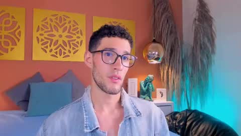 Alex Russo online show from September 28, 3:26 am