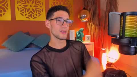 Alex Russo online show from September 25, 5:06 am