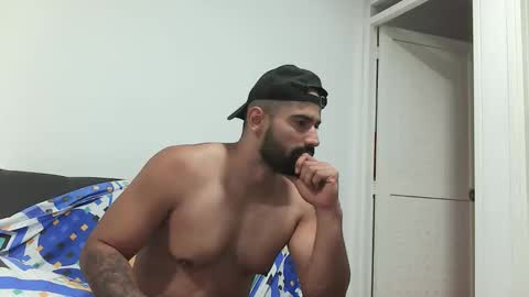 alexisrodriguez_ online show from December 1, 4:04 am