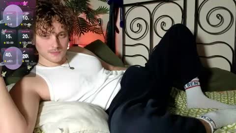 Snapshot of alexrhodesxxx chatting on October 26, 5:26 pm Alex online show from October 26, 5:26 pm