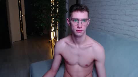 Snapshot of alfie_evanss chatting on October 16, 5:15 am Alfie online show from October 16, 5:15 am