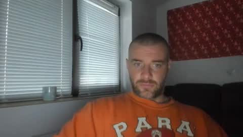 alfiesolomons87 online show from December 18, 1:40 pm