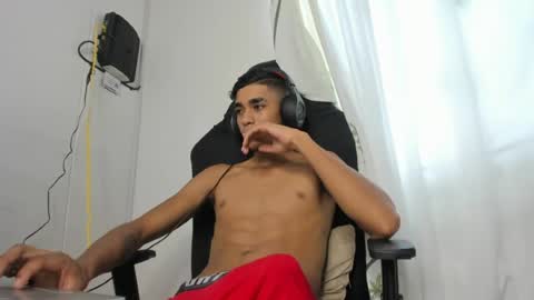 My name is Andrs and Im 18 years old. online show from June 22, 3:05 pm
