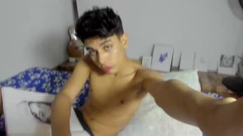 Snapshot of aliotttwink chatting on September 25, 11:57 pm AliotTwink online show from September 25, 11:57 pm