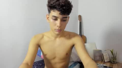 Snapshot of aliotttwink chatting on September 14, 3:41 am AliotTwink online show from September 14, 3:41 am