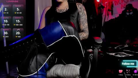   online show from October 25, 7:04 pm