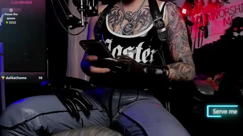   online show from November 28, 7:16 pm