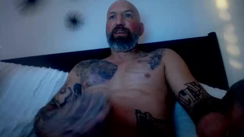 allaroundamazing13 online show from December 2, 12:25 am