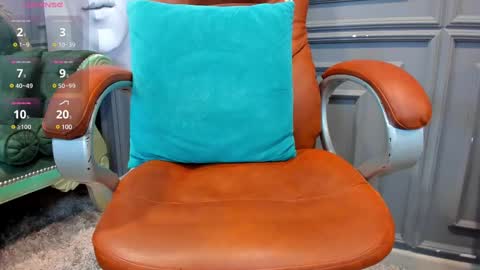 Snapshot of allessandrosantos chatting on February 20, 4:28 am                                 Help me reach 100 likes online show from February 20, 4:28 am