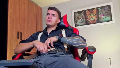 alpha_dominus_ online show from November 3, 4:49 am