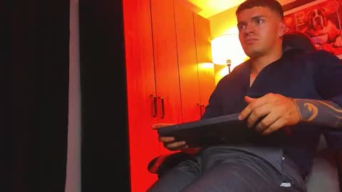 alpha_dominus_ online show from December 3, 6:30 am