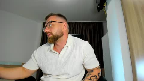 Alphaalexxx Lets reach Me 100 thumbs up online show from June 20, 6:02 pm