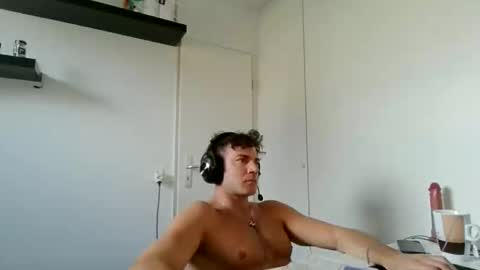 alphah_hunk online show from March 27, 2:18 pm