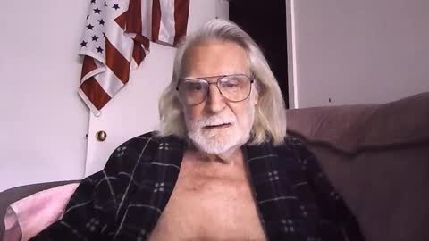 AlphaUniform online show from March 17, 2:52 pm