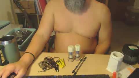 Snapshot of alpistesub chatting on December 22, 12:17 am alpistesub online show from December 22, 12:17 am