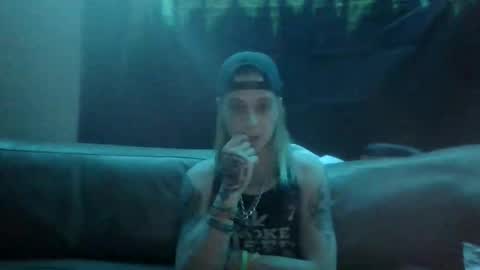 altboy010 online show from April 12, 8:54 pm