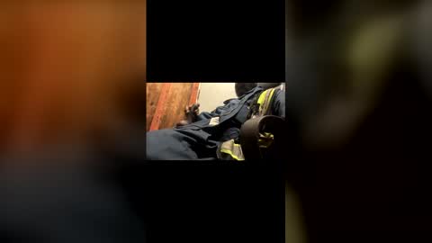 alwayshorny240177 online show from December 1, 2:09 pm