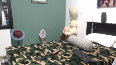 Snapshot of americanbig_dick chatting on September 15, 11:17 pm Lucian online show from September 15, 11:17 pm