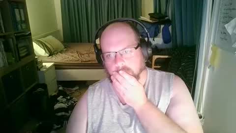 Snapshot of amf_1982 chatting on February 1, 11:32 am Andy online show from February 1, 11:32 am