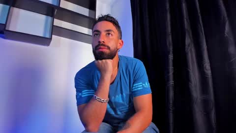 Amir online show from March 2, 4:25 pm