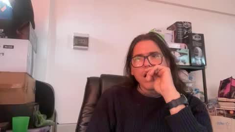 Snapshot of amo_s chatting on October 12, 12:43 pm amo_s online show from October 12, 12:43 pm