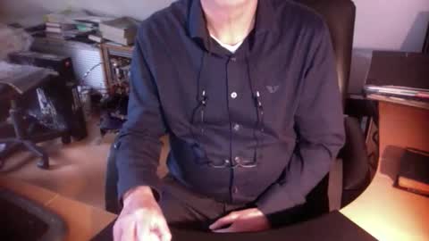 Snapshot of amor2200 chatting on January 20, 12:39 pm Amor2200 online show from January 20, 12:39 pm