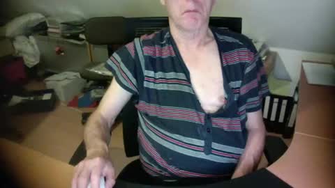 Snapshot of amor2200 chatting on September 8, 10:09 pm Amor2200 online show from September 8, 10:09 pm