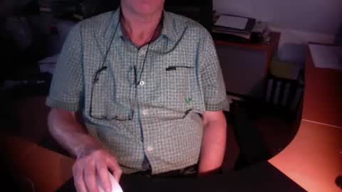 Snapshot of amor2200 chatting on September 11, 5:12 pm Amor2200 online show from September 11, 5:12 pm