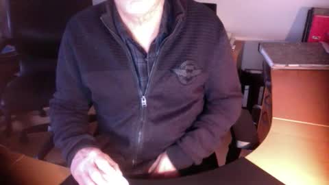 Snapshot of amor2200 chatting on February 10, 3:32 pm Amor2200 online show from February 10, 3:32 pm
