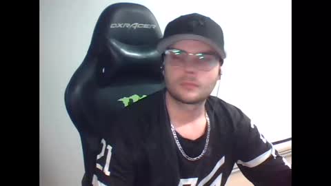 anarchyy1994 online show from April 19, 9:20 am