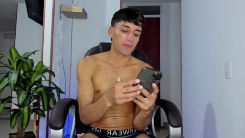 Snapshot of ander_012 chatting on January 15, 2:06 am Ander Arias online show from January 15, 2:06 am