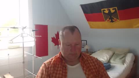 Snapshot of andre124231 chatting on September 8, 4:50 pm Andre online show from September 8, 4:50 pm