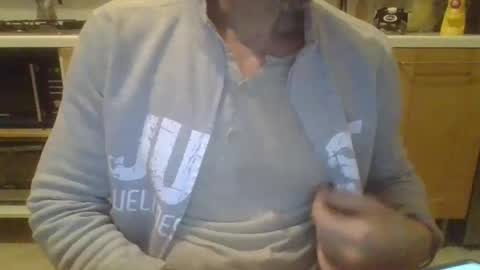 andrea_feetlover online show from December 1, 6:16 am