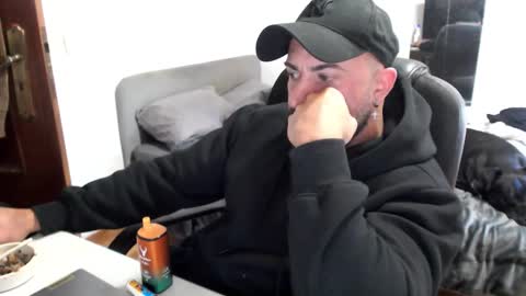  Instagram  online show from December 16, 2:13 pm