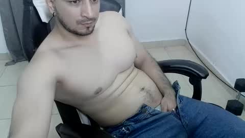 andres180950734 online show from March 27, 1:10 am
