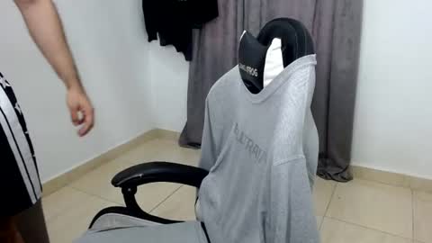 andres180950734 online show from June 29, 11:32 am