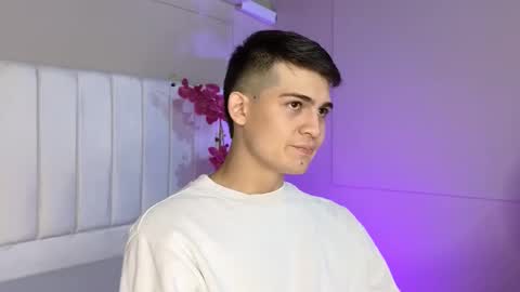 andres online show from March 9, 3:34 am