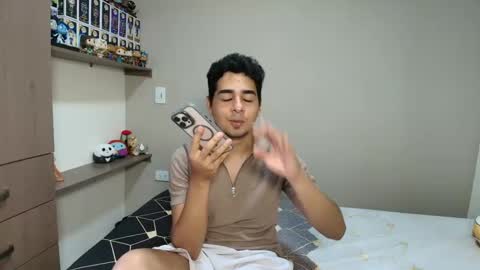 andres_levinee online show from March 5, 9:50 pm