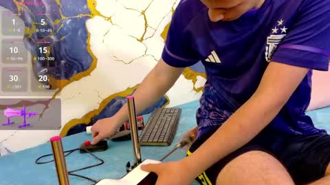 andres_tay online show from May 14, 3:59 am