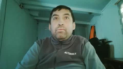 andresby0x online show from December 18, 2:24 pm