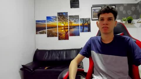 andrew_2811 online show from December 19, 9:06 am