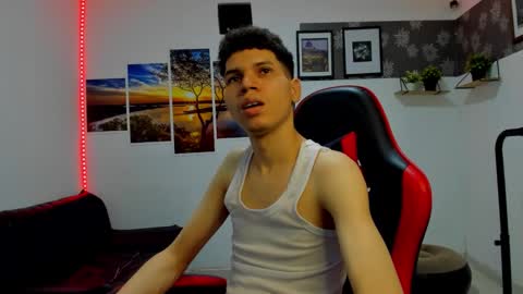 andrew_2811 online show from November 8, 4:59 am