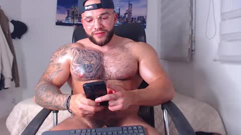 Snapshot of andrew_holden__ chatting on September 10, 1:15 am andrew_holden__ online show from September 10, 1:15 am