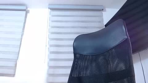 andrew_holden__ online show from January 15, 2:15 am